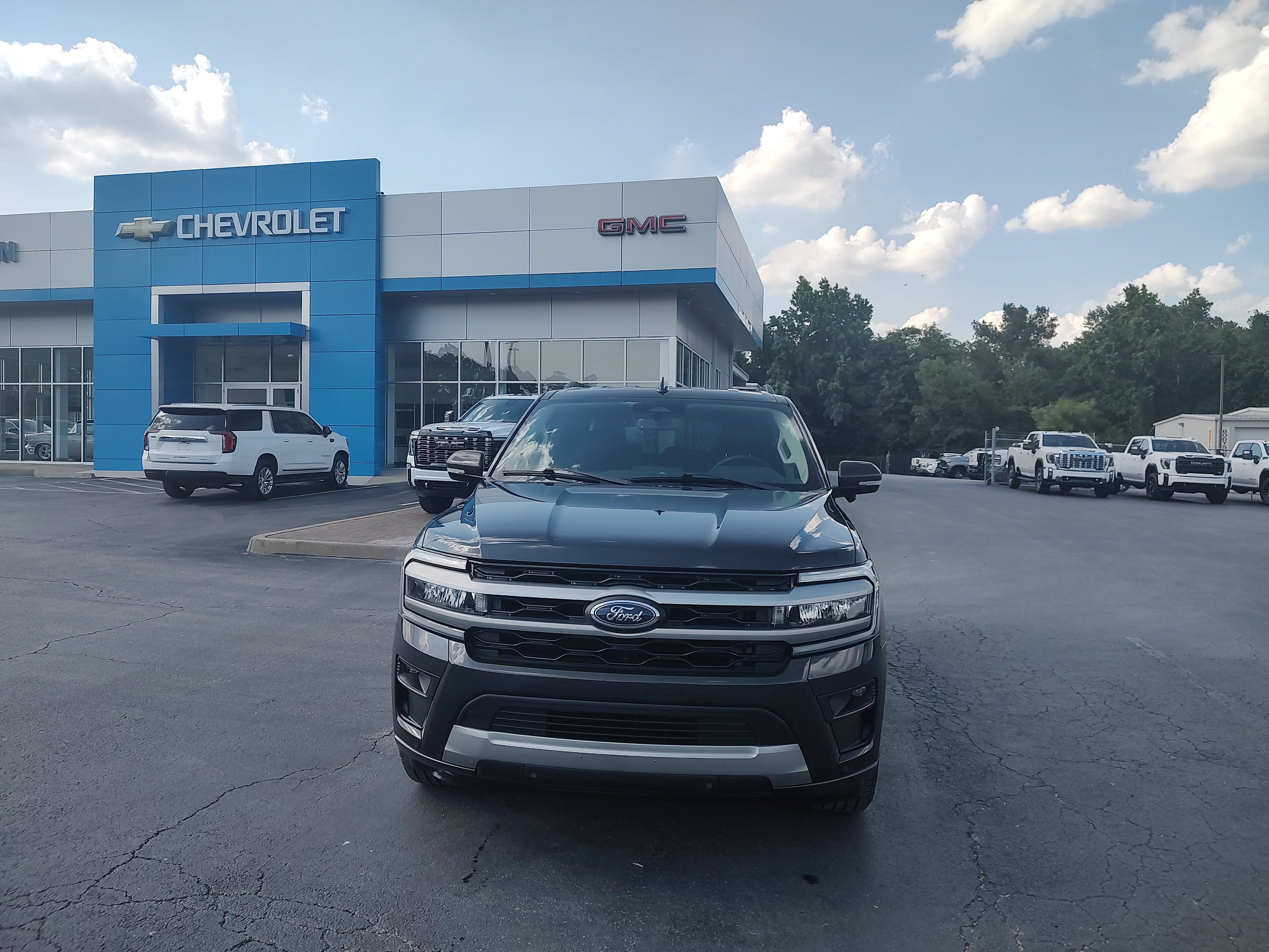 2022 Ford Expedition — rear three-quarter view