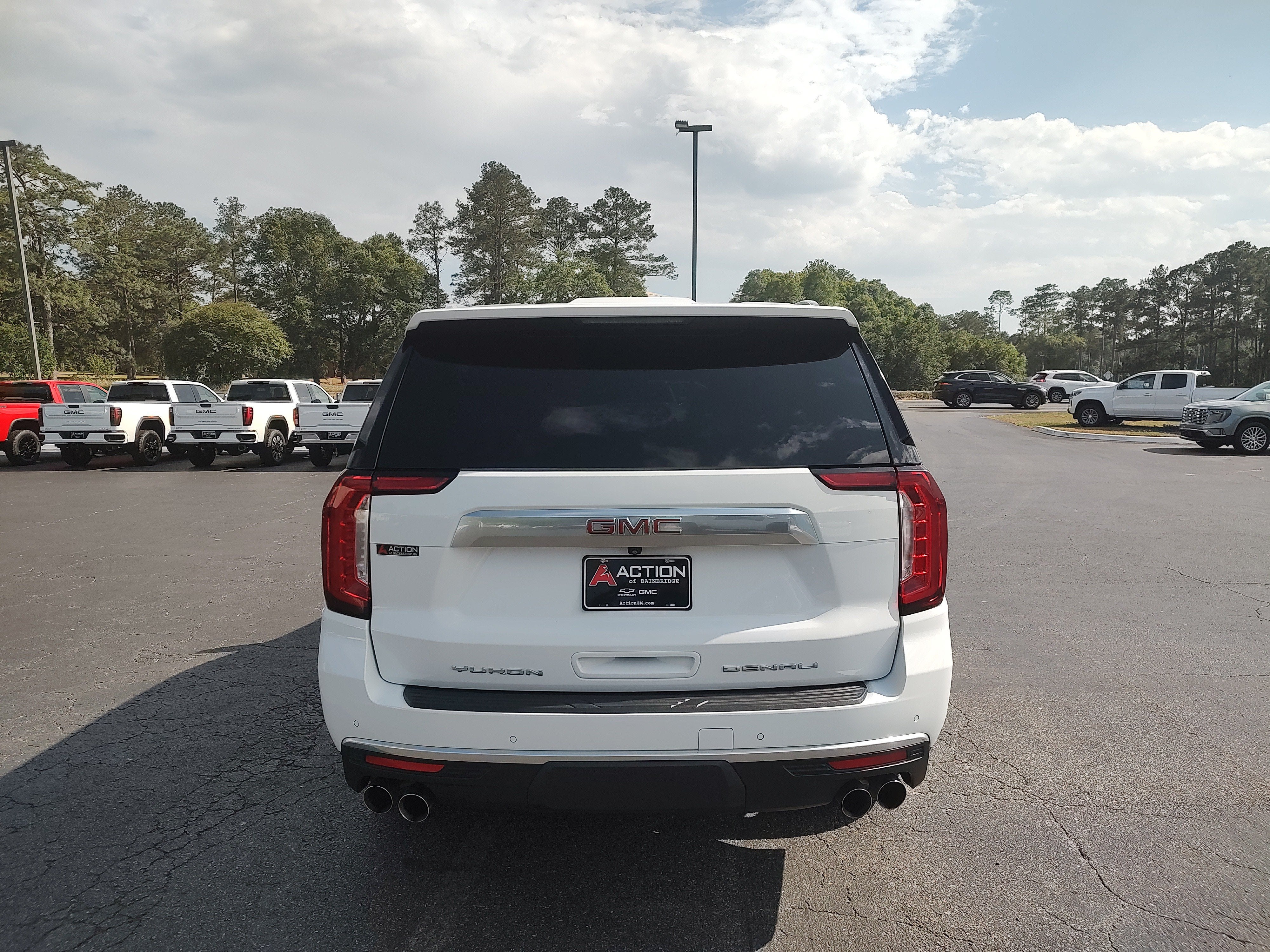 2024 GMC Yukon — detail view